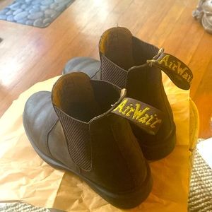 Brown leather Dr. Martens Unisex 2976 Chelsea Boot -sturdy and beautiful